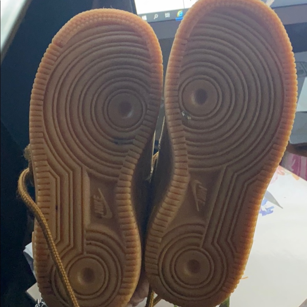 Shoes - Picture 2 of 2